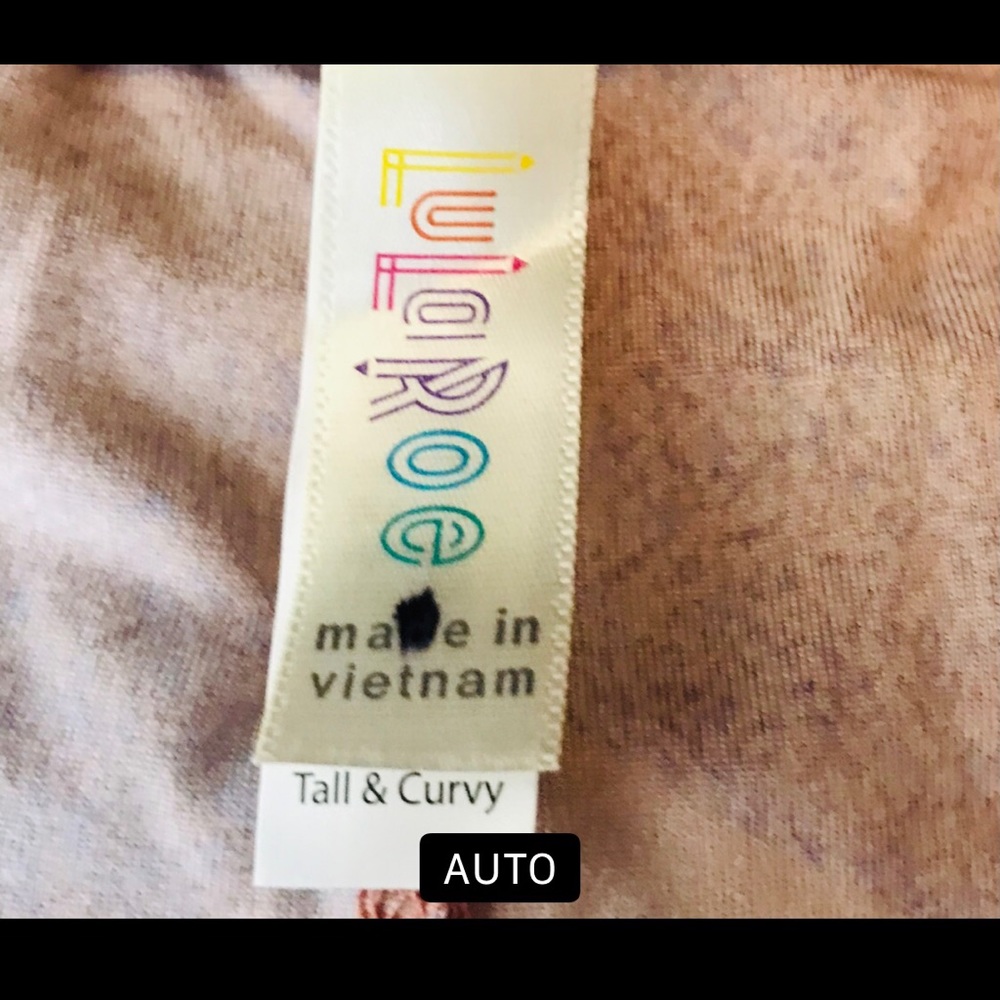 Printed LuLaRoe Leggings Tall & Curvy - Picture 4 of 7